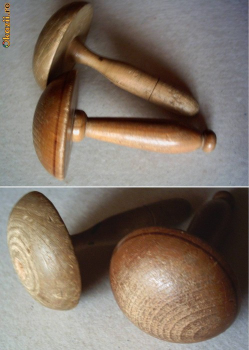 2 ciuperci din lemn, vechi, ptr remaiat ciorapi | arhiva Okazii.ro
