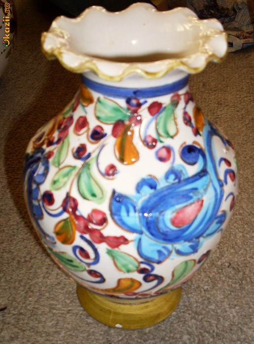 Vaza antica / decorativa - ceramica - model deosebit | Okazii.ro