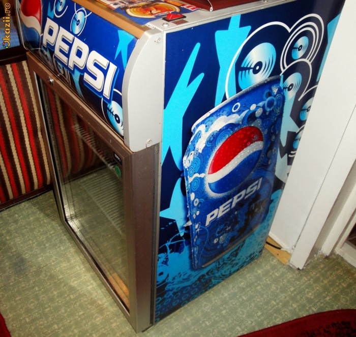 Frigider Pepsi / MiniFrigider Cola RedBull / Vand Schimb | arhiva Okazii.ro