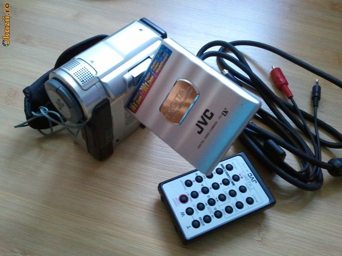 Caméscope JVC GR-D726E - Compact, Ouvert Mais Jamais Utilisé - Rare