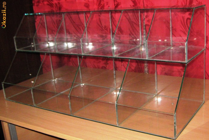 Raft de sticla - expozitor | arhiva Okazii.ro
