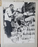 La targul de oale din Suceava, Victor Colbert, fotografie din anii 70, mare