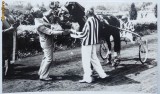Fotografie mare originala de la un concurs hipic pe Hipodromul din Ploiesti, 8 iulie 1979