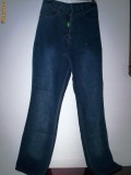 Pantaloni blugi