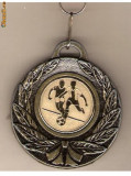 CIA 02 Medalie fotbal -dimensiuni aproximativ 50X56 milimetri-cu panglica de pus la gat