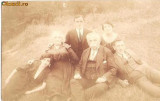 U FOTO 67 Familie in mijlocul naturii -tinuta de epoca -Erfurth 5 8 1920 -sepia