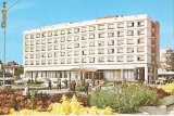 CP198-70 Pitesti -Hotel Muntenia (fara turn) -carte postala, necirculata -starea care se vede