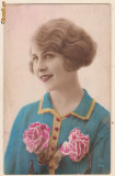 Domnisoara cu trandafiri roz - 1928