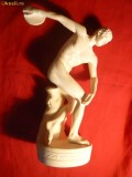 Statueta Discobol Gips Patinat, Inscriptie Greaca, 20.5cm - Sculptura Decorativa
