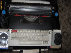 vand masina de scris olivetti foto