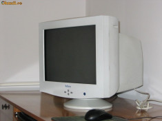 Monitor CRT Belinea 10 30 75 second-hand foto