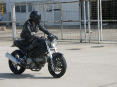 Ducati Monster 620 ie dark SCHIMB CU MASINA SAU VANZARE foto