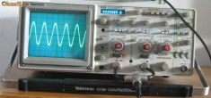 OSCILOSCOP TEKTRONIX 2236 100MHz 2CANALE CU COUNTER,MULTIMETER foto