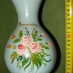 Vaza deosebita din ceramica glazurata pictata cu flori