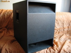 Cutie subwoofer difuzor de 12&amp;#039;&amp;#039; ,30cm facuta sa fie activa,am 2 buc foto