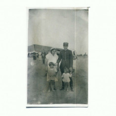 H FOTO 78 Ofiter cu familia -14 august 1932 -Plaja Cocuta