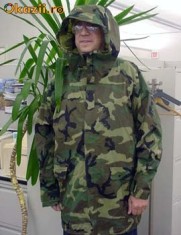 Costum de ploaie pentru pescari si vanatori foto