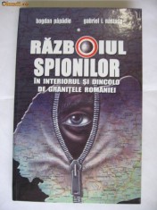B. PAPADIE, G. NASTASE - RAZBOIUL SPIONILOR in interiorul..{2005} foto
