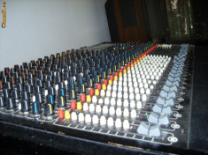 Mixer Audio Studiomaster 16-8-2 Series 5 foto