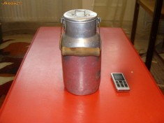 Vechi bidon din aluminiu cu capac,pt.miere,lapte ,smantana foto