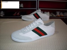 Adidasi Gucci foto