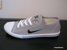 VAND TENISI NIKE DE DAMA DIN PANZA MODEL 2011 MARIMI 36-40 foto