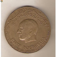CIA 75 Medalie HABIB BOURGUIBA -PRESEDINTELE TUNISIEI -LIBERATORUL FEMEILOR -dimensiuni aproximativ 44 milimetri