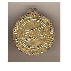 CIA 102 Medalie FEDERATIA ITALIANA DE SPORT CU DIZABILITATI -SPECIAL OLIMPICS 1999 -dimensiuni circa 32X36 milimetri