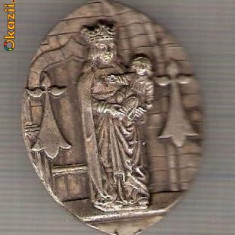 CIA 223 Medalie Rege cu prunc in brate(inscriptionat -Fontainebleau) -dimensiuni circa 41X32 milimetri