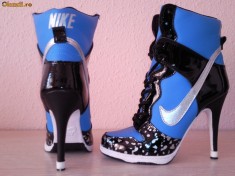 Ghetute Nike cu toc,37.5 foto