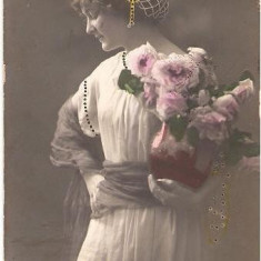 T FOTO 34 Romantica -Tanara simpatica -circ. 1913 -lui Ion Nedelcu, Plotoner Ploton I granicer la Chiosapta?, trimisa de la Turtucaia(Cadrilater)