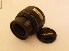 Obiectiv Olympus Zuiko 35 mm MACRO 1:1 foto