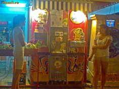 Masina de inghetata Carpigiani - Chiosc automat Sundae foto