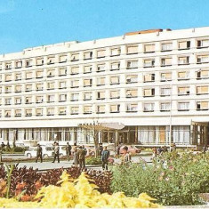 CP196-37 Pitesti -Hotel Muntenia (fara turn)(jud.Arges) -carte postala, necirculata -starea care se vede