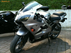 Kawasaki Ninja ZX 6-R 636 2003 foto