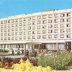 CP198-67 Pitesti -Hotel Muntenia (fara turn) -carte postala, necirculata -starea care se vede
