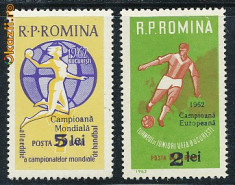 1962 Romania sport 2 timbre neuzate MNH campioana handbal, fotbal supratipare foto