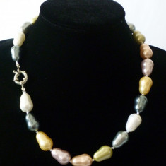 Colier perle de cultura colorate akoya ovale 1,4 cm lungime perla