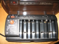 Incarcator universal acumulatori Tronic KH 967 foto