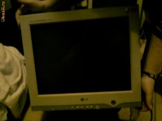 Monitor CRT (cu tub catodic) LG foto