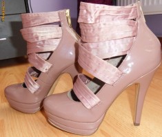 Pantofi/sandale/BOTINE roz prafuit cu platforma! 37-37.5SUPER REDUCERE foto
