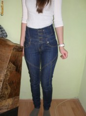 blugi cu talie inalta foto