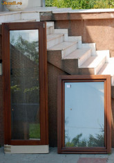 fereastra si usa de balcon cu geam termopan din lemn esenta meranti foto