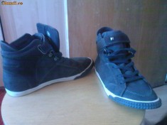 Adidasi Bershka foto