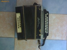 vand armonica ruseasca veche foto