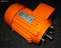Motor trifazic (trifazat) foto