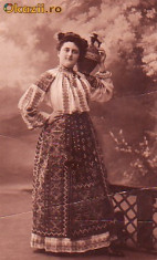 Romania, carte postala UPU necirculata apr. 1918: Costum popular, fata cu ulcior foto