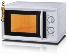 CUPTOR MICROUNDE DAEWOO KOR 6006 , 700 W, 17 L foto