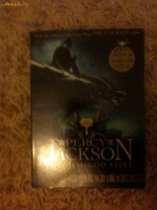 Carti Percy Jackson Hotul Fulgerului ROMANA si Percy Jackson The Demigod Files ENGLEZA foto
