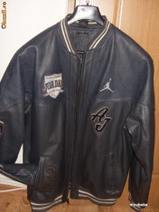 Vand geaca de piele , colegiu Air Jordan marimea XL foto